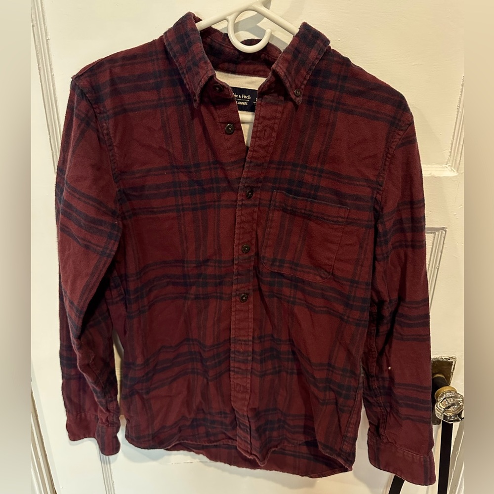 Abercrombie and Fitch softAF flannel. Burgundy color Men’s size small